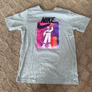 Boys XL color grey nike basketball shirt